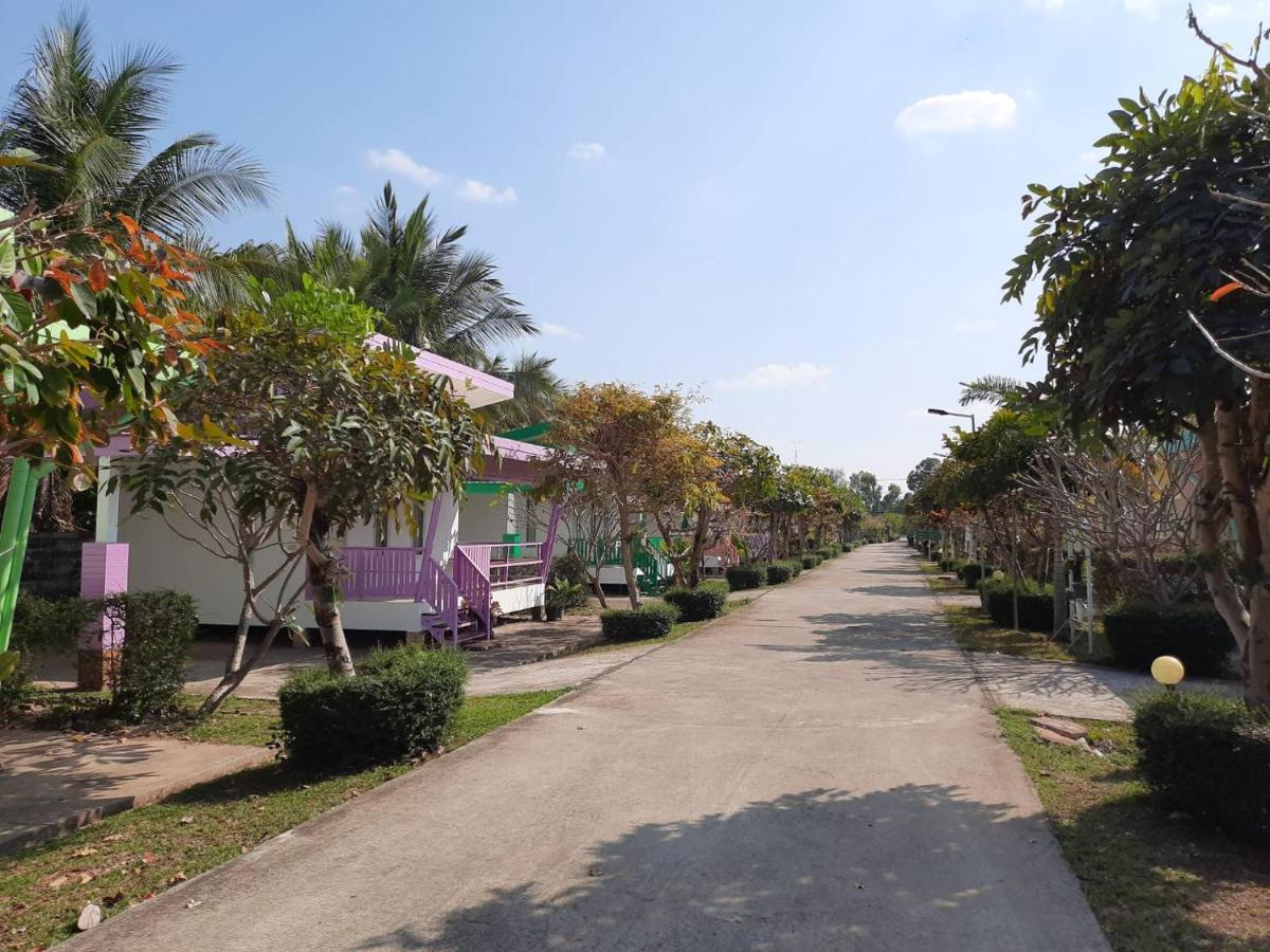 The Luxury Apartment Amphoe Sawang Daen Din Ngoại thất bức ảnh