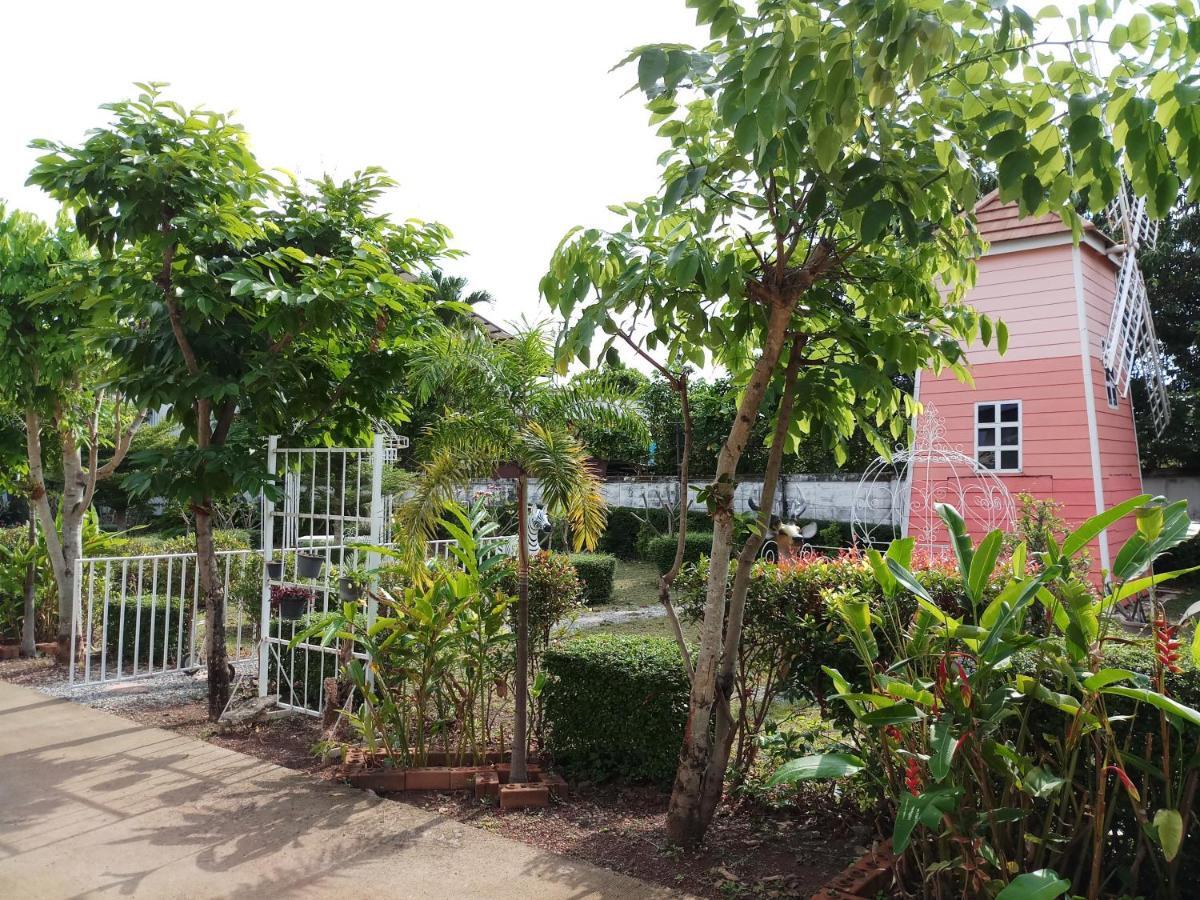 The Luxury Apartment Amphoe Sawang Daen Din Ngoại thất bức ảnh