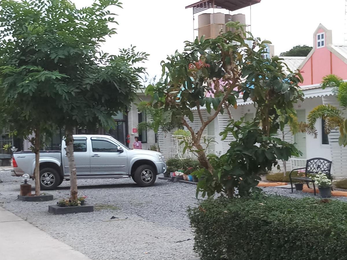 The Luxury Apartment Amphoe Sawang Daen Din Ngoại thất bức ảnh